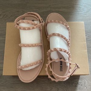 ✨The popular Steve Madden Travel-J Blush Sandal